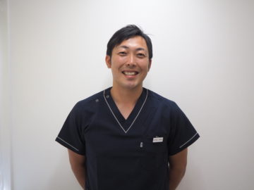 台東区上野整形外科のいけだクリニックに勤務する理学療法士兼ピラティストレーナー高木