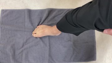 【動画あり】タオルギャザー（足の指を使ってタオルを引き寄せる運動）の画像