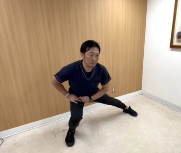 【サイドスクワット】膝・股関節の複合トレーニングの画像